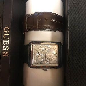 NEW GUESS watch twin band set